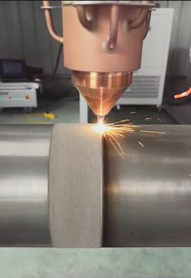 Máy phủ laser robot 6000W cho các thanh thủy lực, ống dầu mỏ và xây dựng lại các thành phần hình trụ