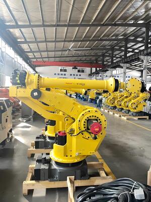 Máy cắt laser robot FANUC hiệu quả về chi phí với cánh tay nối 6 trục và laser sợi Raycus / IPG cho chế tạo kim loại tùy chỉnh lô nhỏ